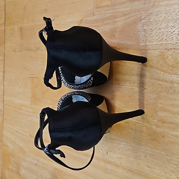 Shoedazzle black pumps size 7.5 - Picture 3 of 9